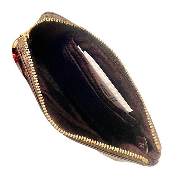 COACH Corner Zip Wristlet In Signature Canvas With Hedgehog Print Gold/Brown NWT - Picture 2 of 9